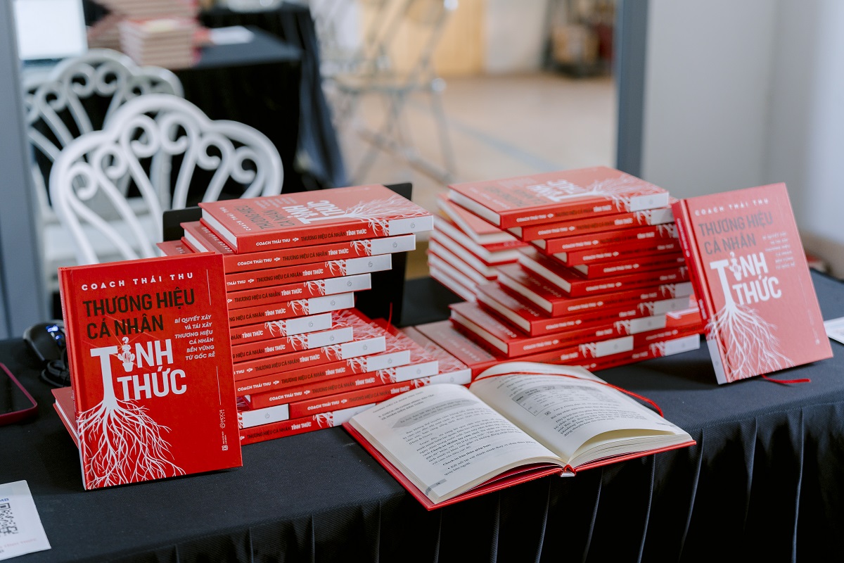 Cuốn sách “Thương hiệu cá nhân tỉnh thức” của CEO - Coach Thái Thu